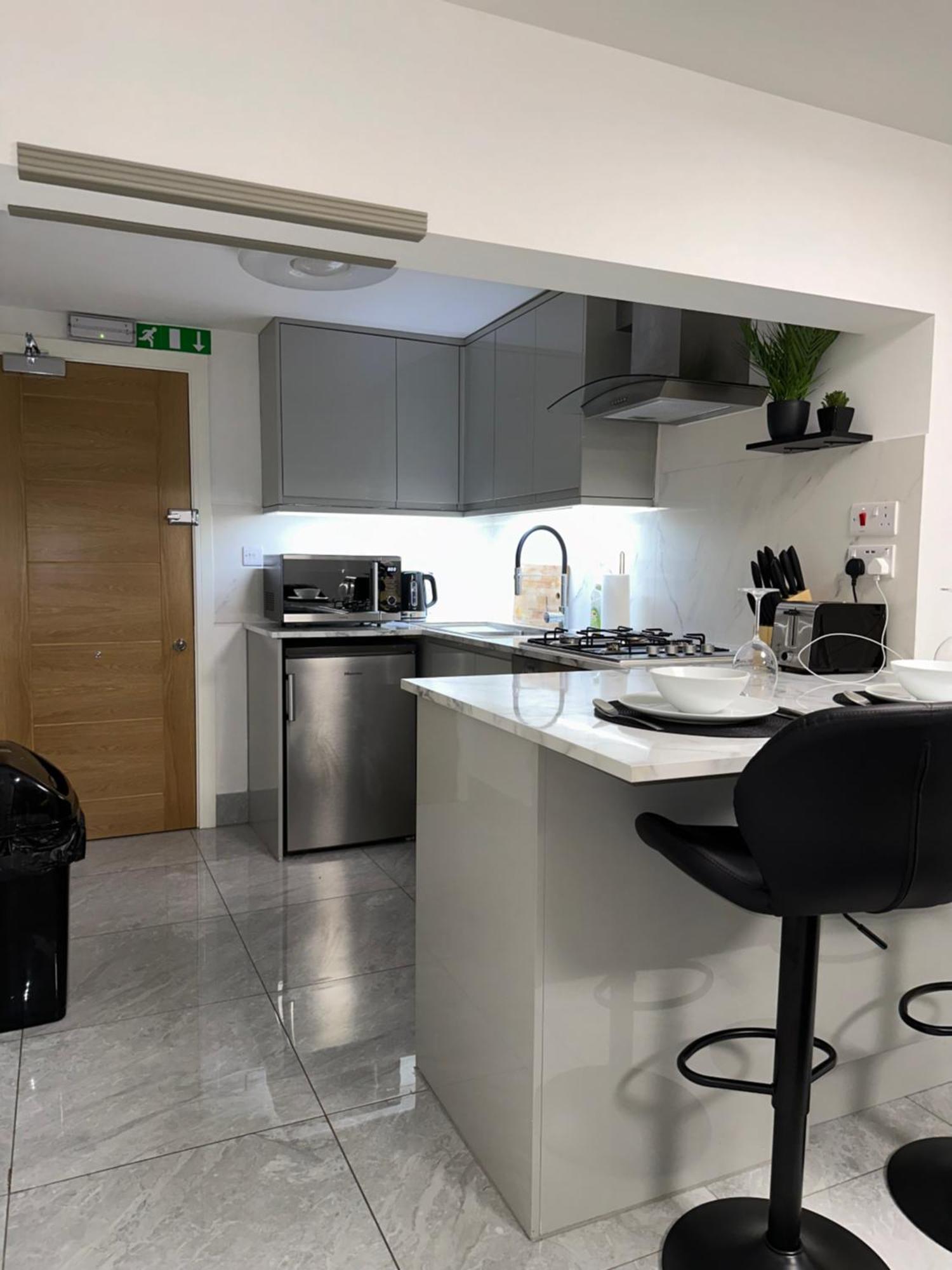 Stylish Entire 2bed Apartment *