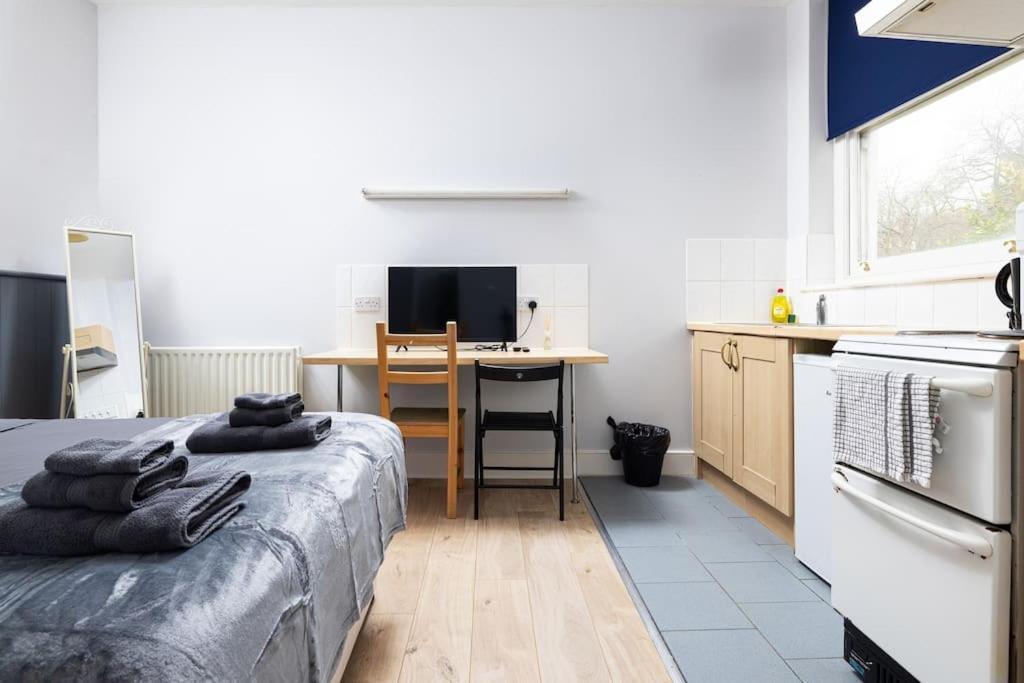 Apartment Finchley Road 9 London