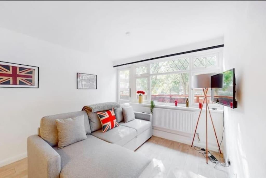 Modern 4 Bedroom In Kings Cross With Garden Holiday home London
