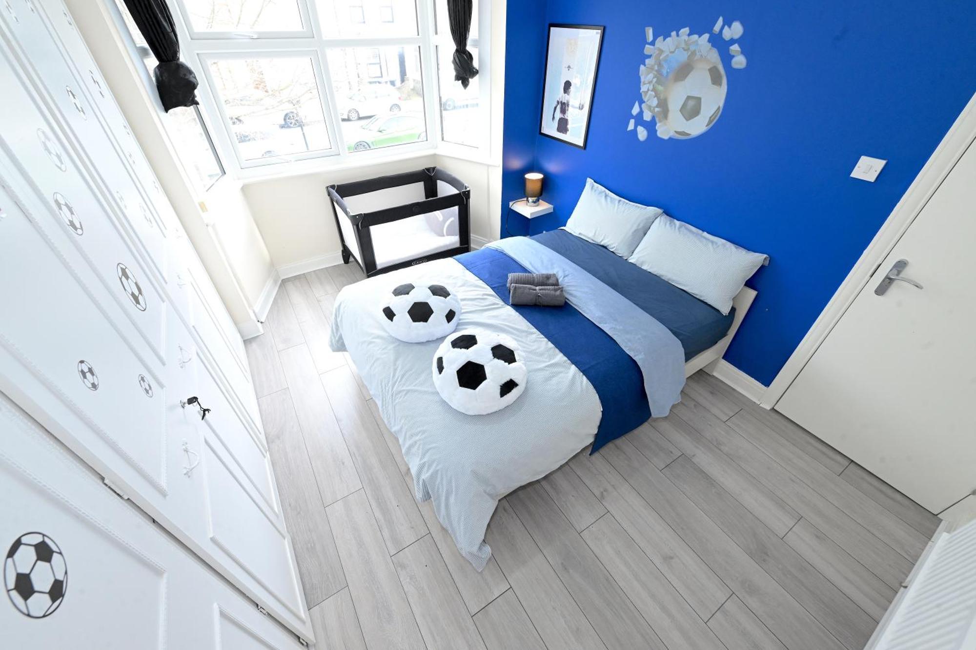 Spacious 5 Bedroom House Next To Tottenham Stadium * Londen
