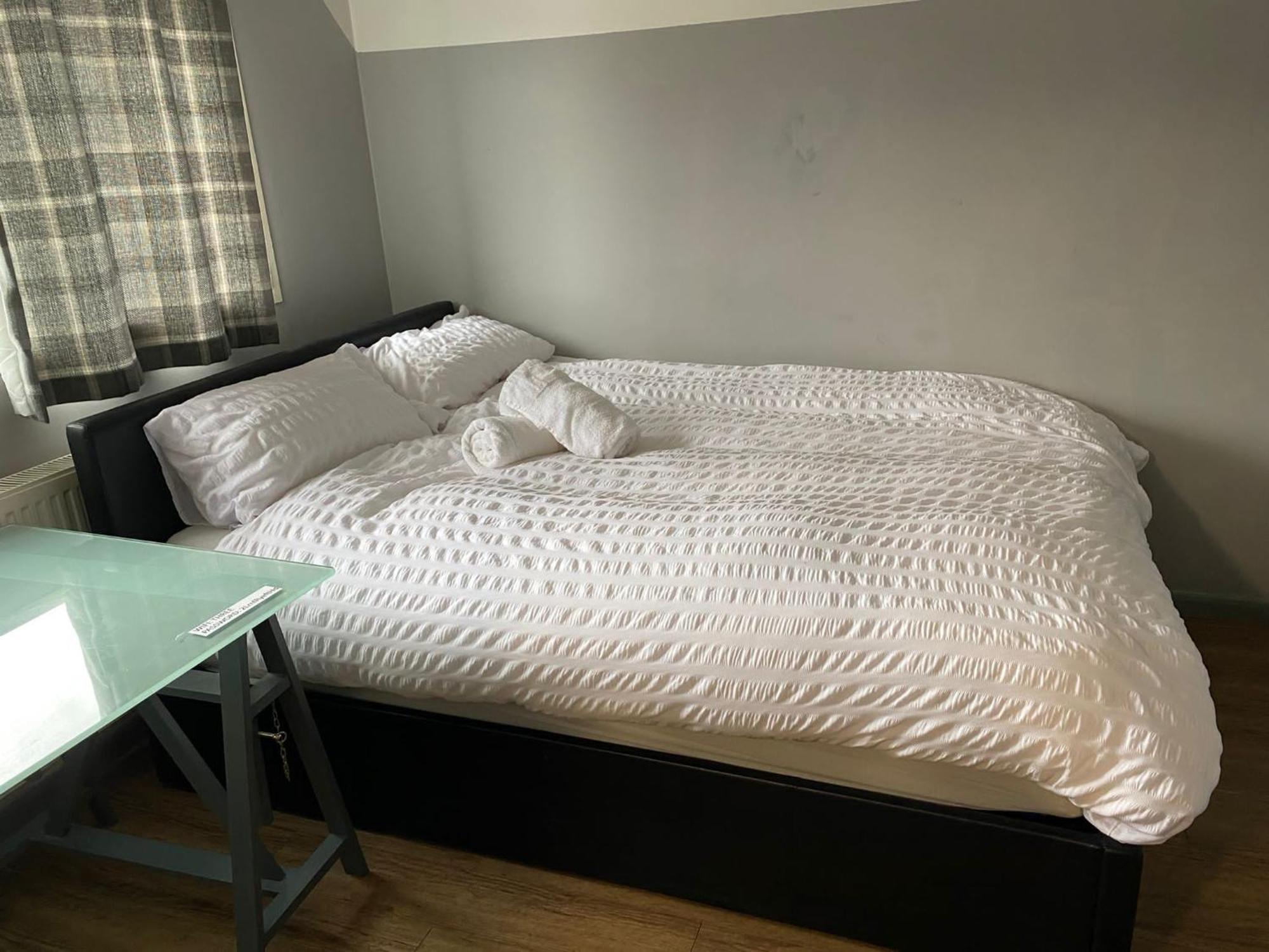 Luxurious Soft Water Air Conditioning Tv 5 Bed Arcade House