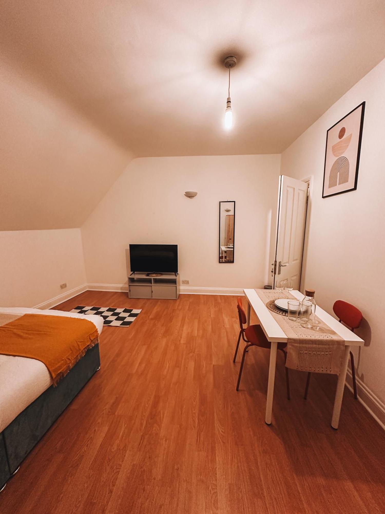 Spacious 3 In Tooting Gasthuis Londen