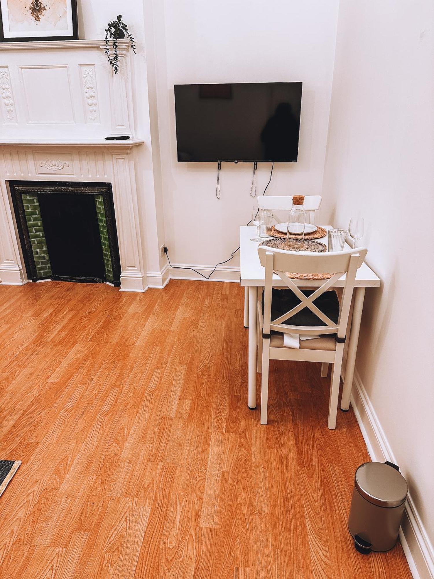 Spacious 3 In Tooting * Londen
