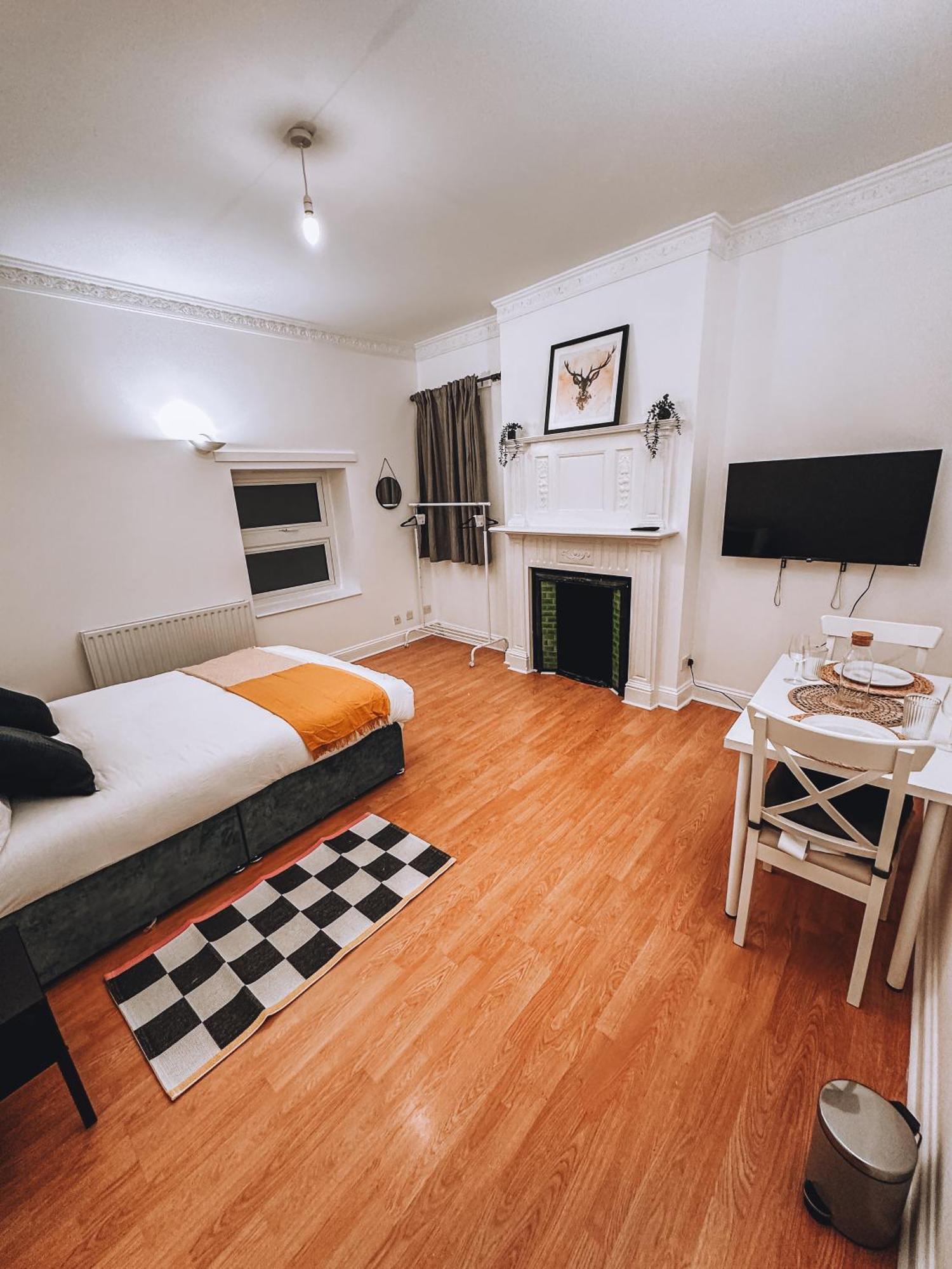 Gasthuis Spacious 3 In Tooting Londen