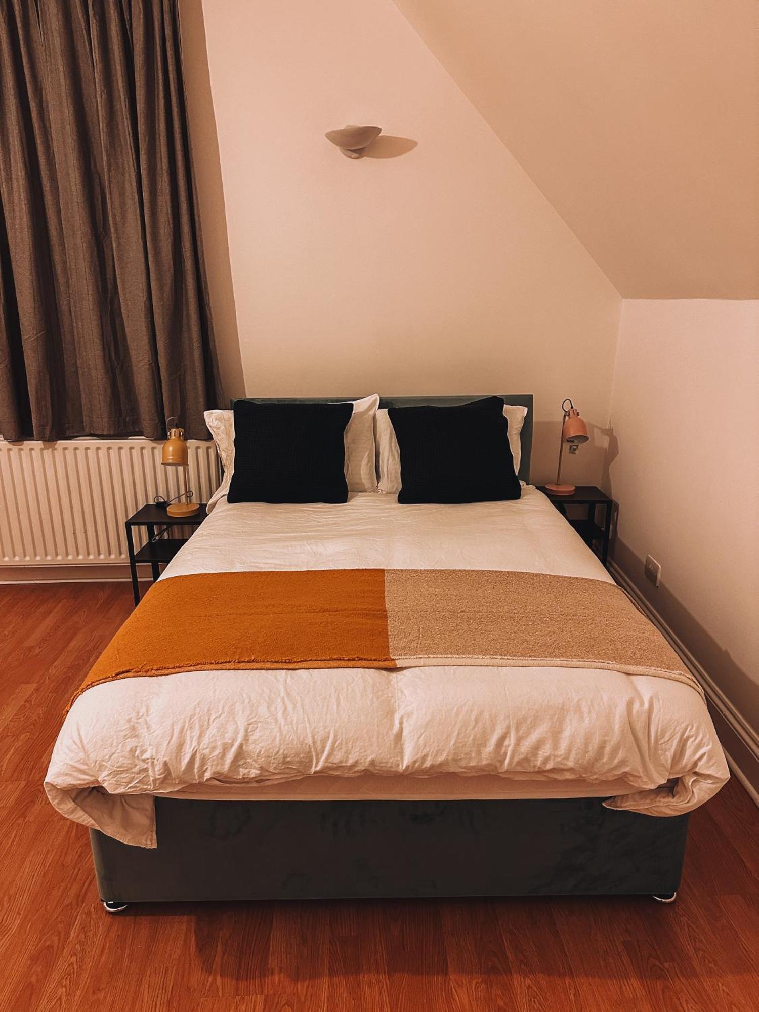 Spacious 3 In Tooting Londen