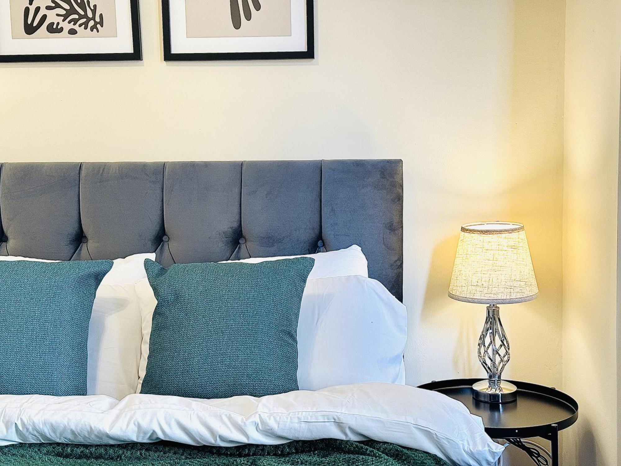 Falcon - 2 Bedroom Ground Floor Flat In Londen