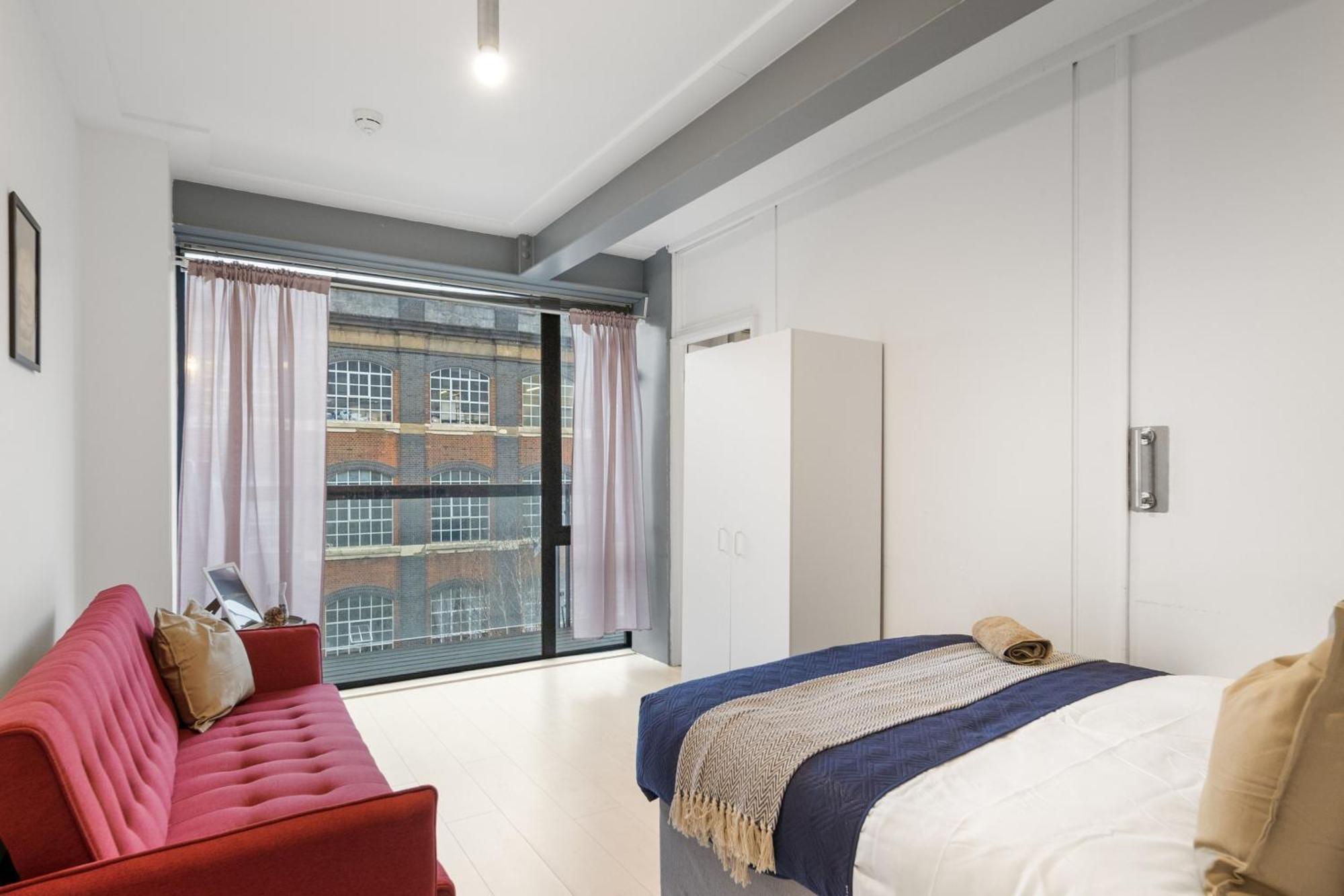 Livestay - Modern Two Bed In Stratford Apartment London