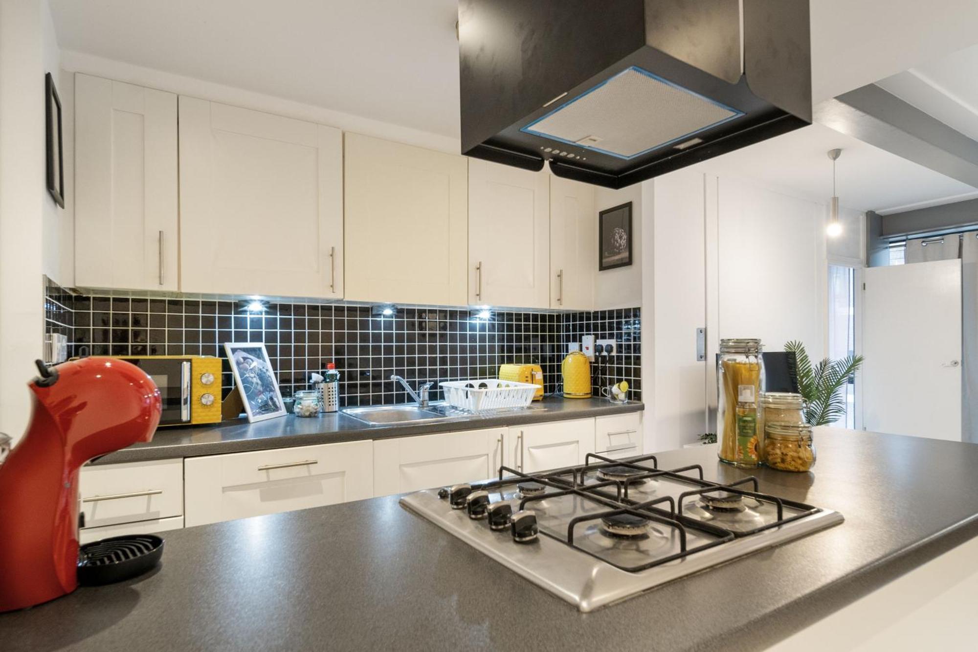 Livestay - Modern Two Bed In Stratford Apartment London