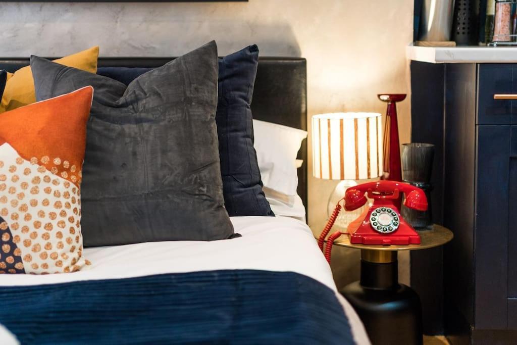 Apartment 5 Min Walk To Madame Tussauds - 5 Min Walk To Baker Street - 5 Min Walk To Marylebone Railway Station - 5 Min Walk To Regent Park - London