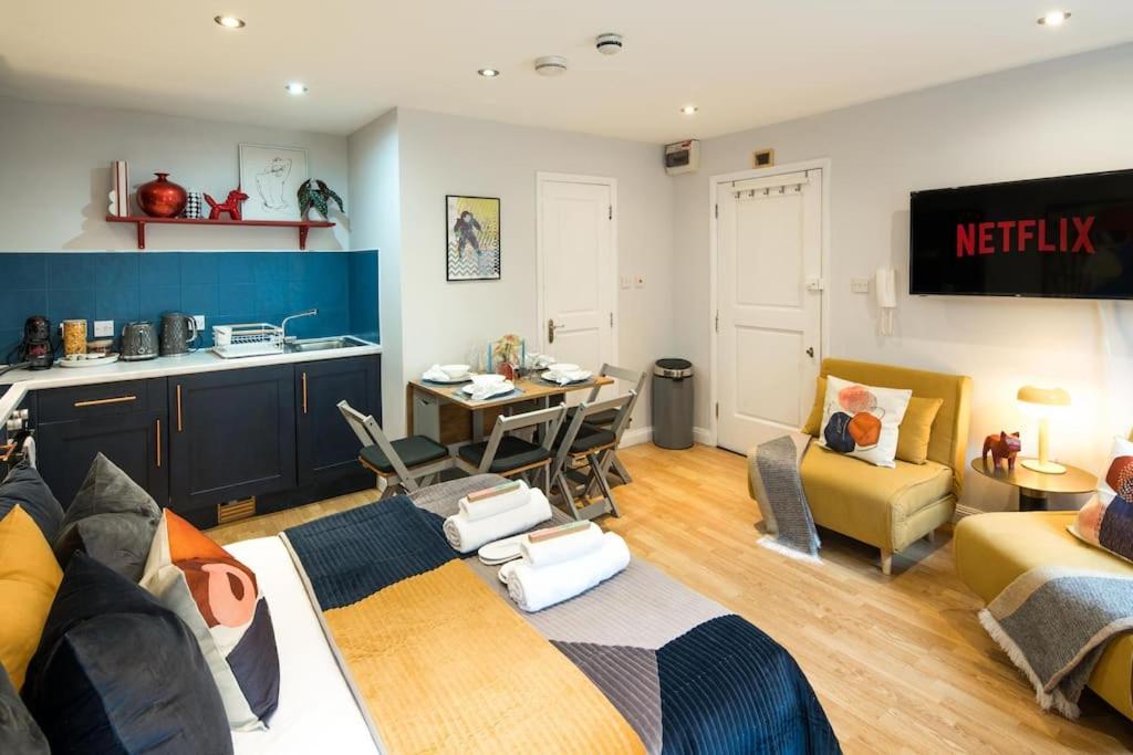 Apartment 5 Min Walk To Madame Tussauds - 5 Min Walk To Baker Street - 5 Min Walk To Marylebone Railway Station - 5 Min Walk To Regent Park -