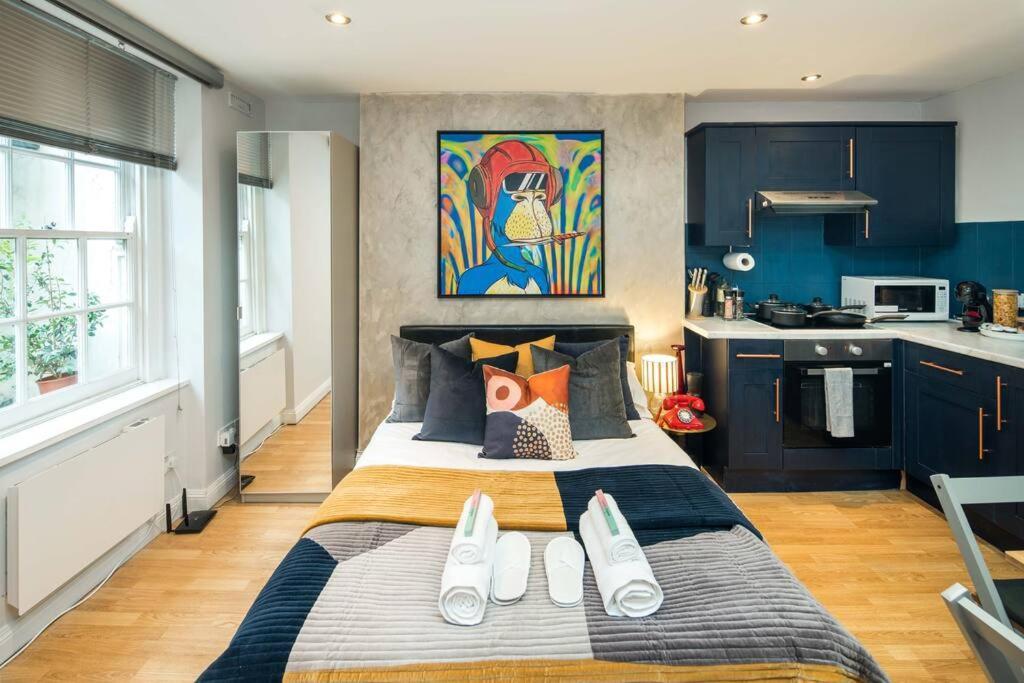 Apartment 5 Min Walk To Madame Tussauds - 5 Min Walk To Baker Street - 5 Min Walk To Marylebone Railway Station - 5 Min Walk To Regent Park -