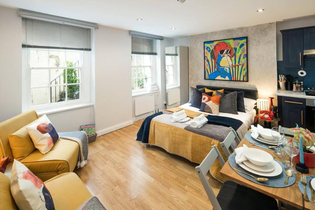 5 Min Walk To Madame Tussauds - 5 Min Walk To Baker Street - 5 Min Walk To Marylebone Railway Station - 5 Min Walk To Regent Park - Apartment London