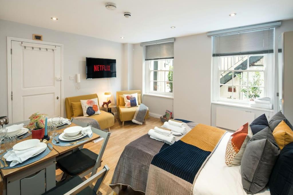 5 Min Walk To Madame Tussauds - 5 Min Walk To Baker Street - 5 Min Walk To Marylebone Railway Station - 5 Min Walk To Regent Park - Apartment *