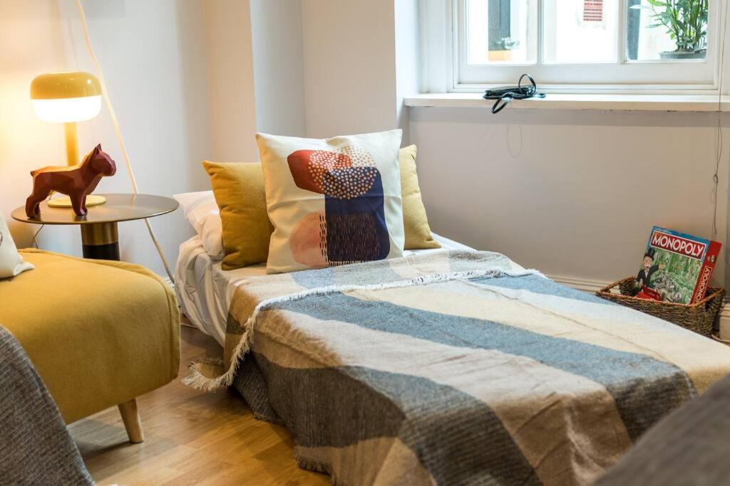 Apartment 5 Min Walk To Madame Tussauds - 5 Min Walk To Baker Street - 5 Min Walk To Marylebone Railway Station - 5 Min Walk To Regent Park - London