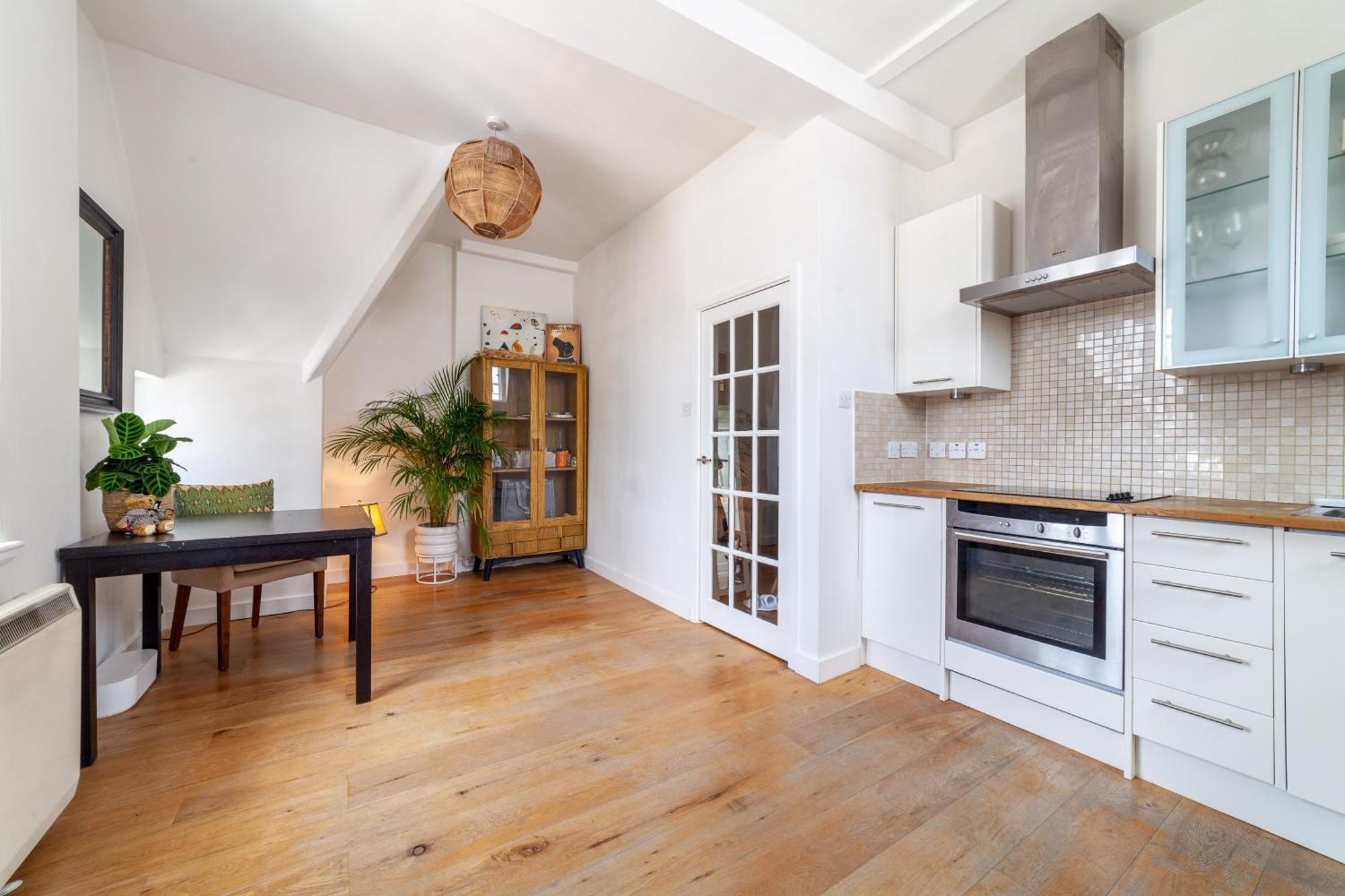 Apartment Exceptional Floor 1br In Fitzrovia *