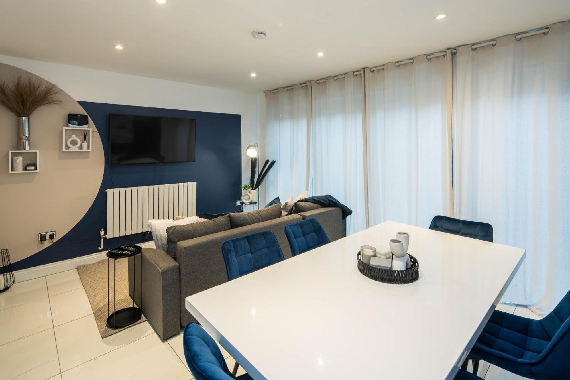 Charming 2-bed House In Holiday home *