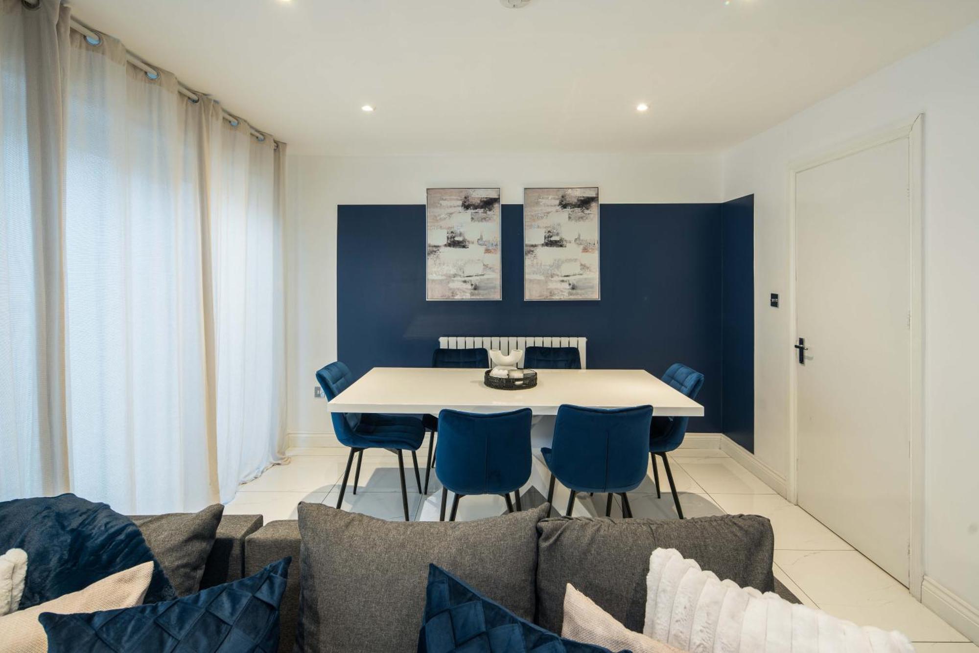 Charming 2-bed House In * London
