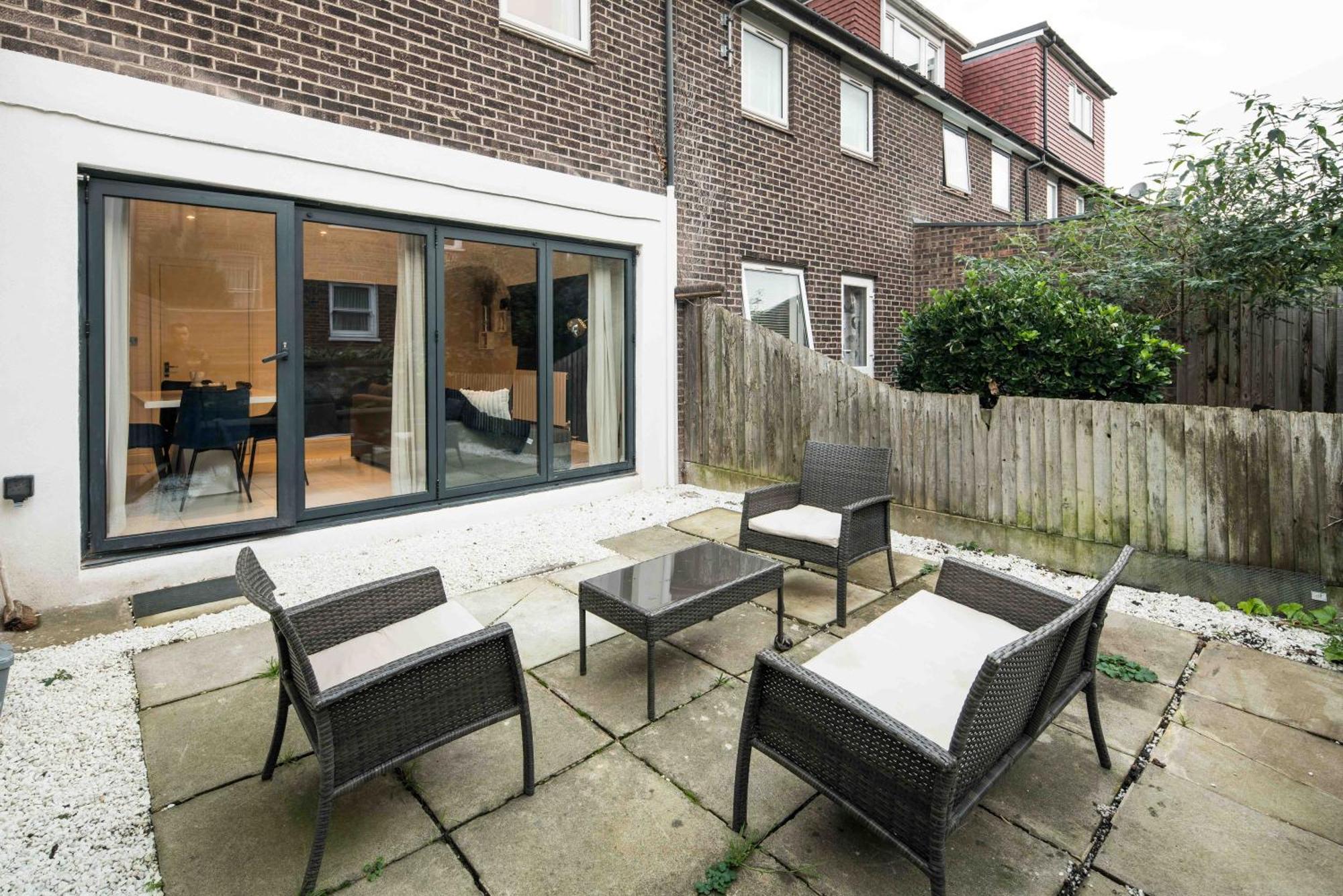 Charming 2-bed House In