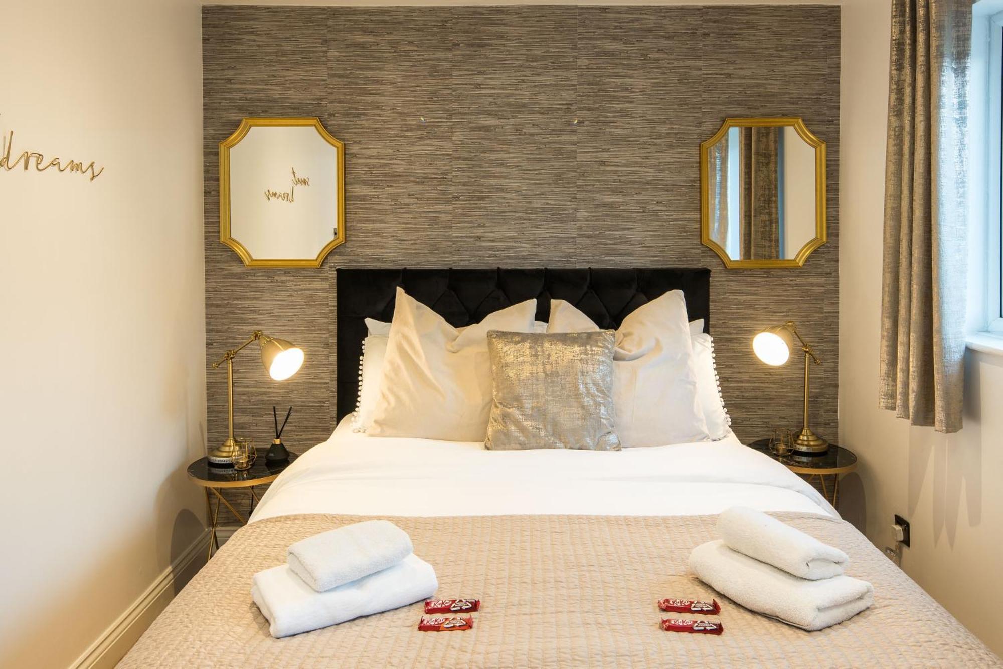 Charming 2-bed House In * London