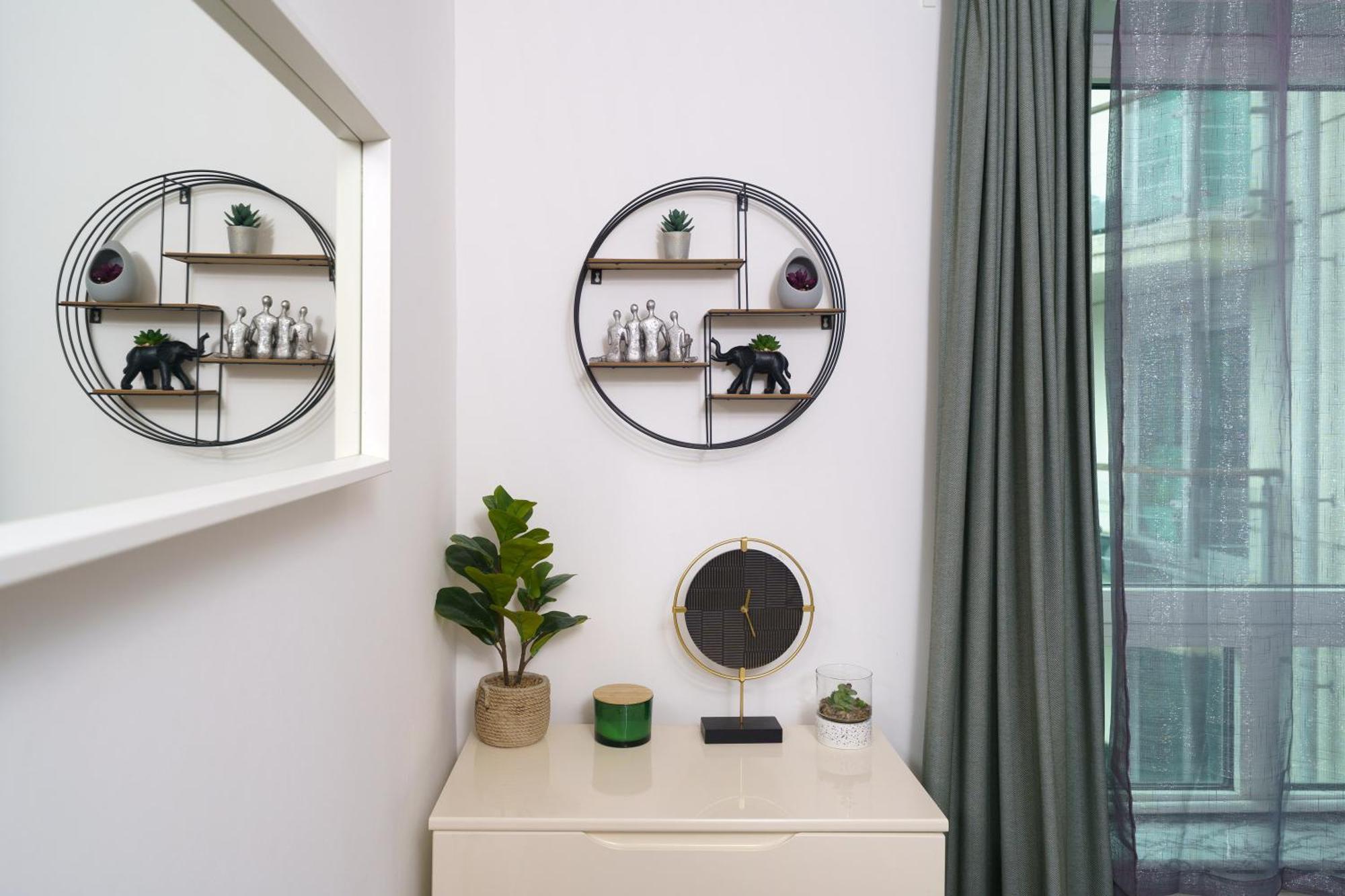 St George Wharf Apartment
