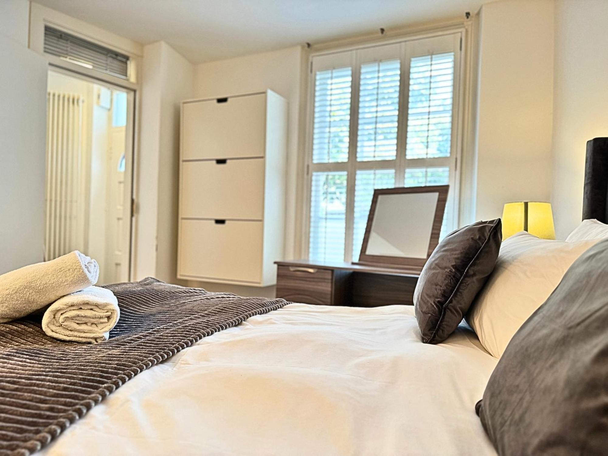 Kensington Mews Retreat: Hyde Park Hideaway * London