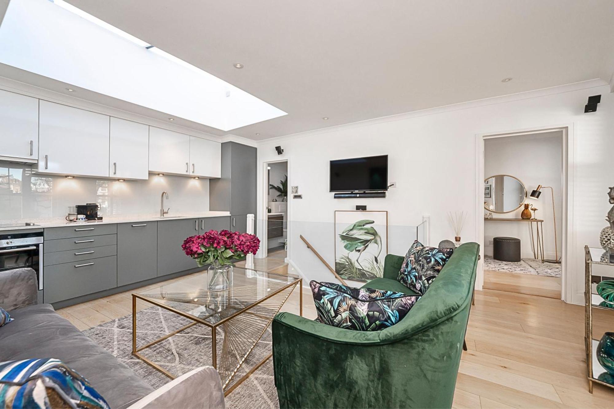 Kensington Oasis: Central Private House Near Attractions London