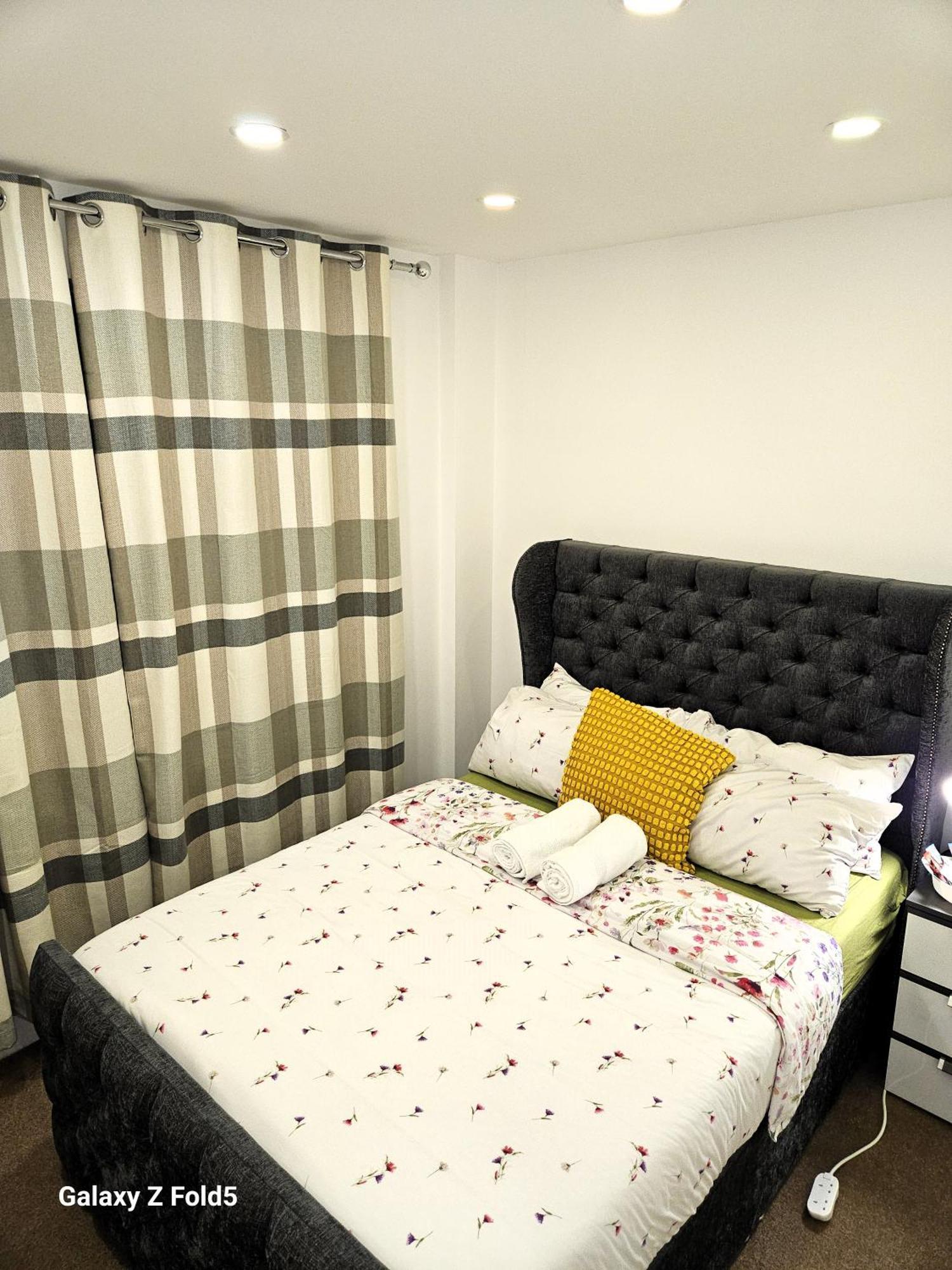 Sleephouse Partying Is Not Allowed Pls Apartamento Londres