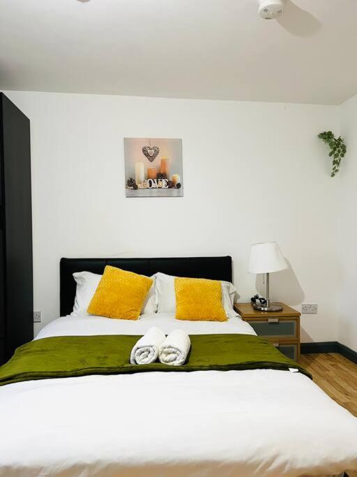 Excellent Two Bedroom Flat In * Londen