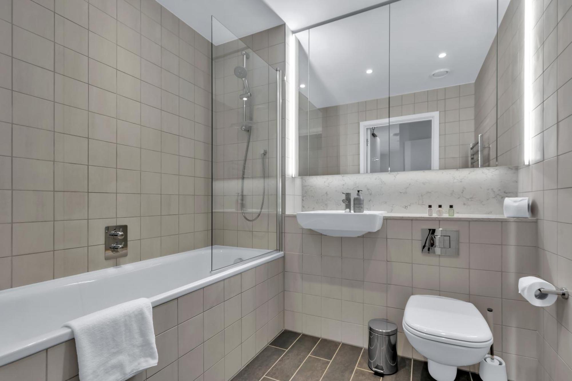 Mysquare Spacious Two Bedroom At Wembley Park Apartment London