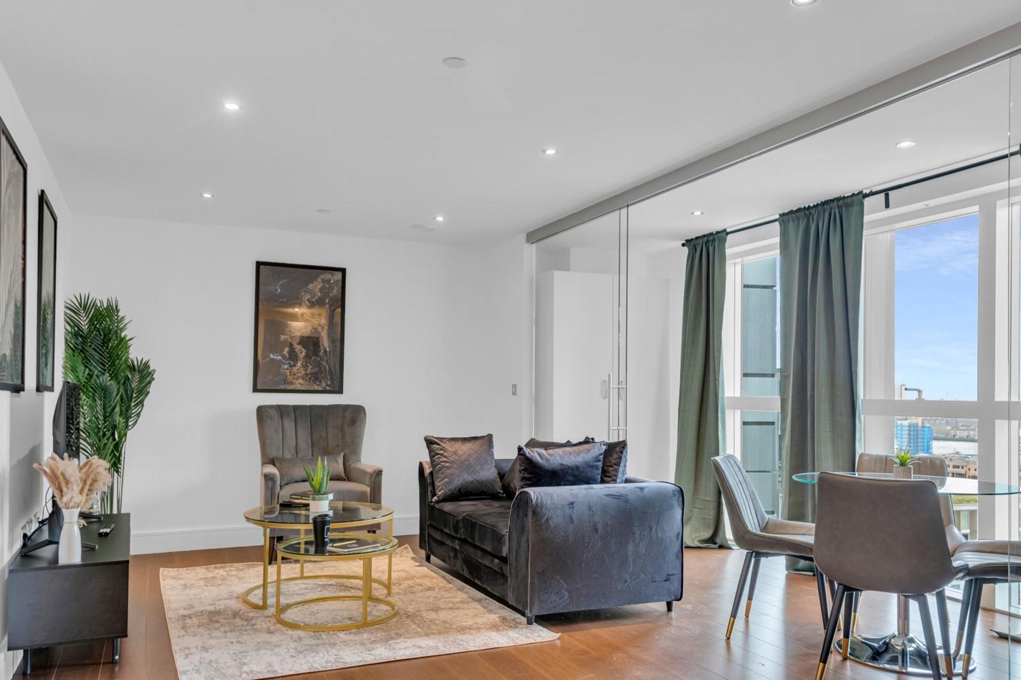 Talisman & Duckman Tower At Canary Wharf By Mysquare Apartment London