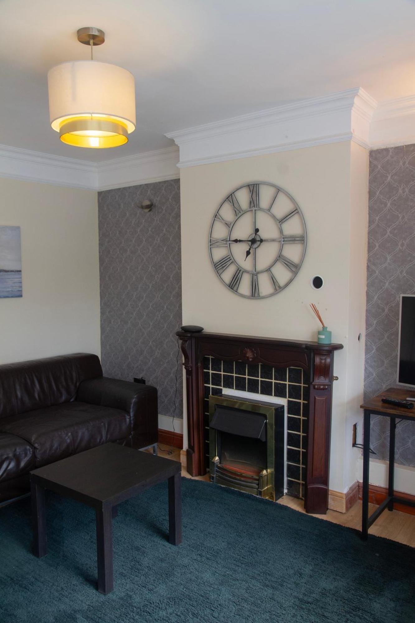 Сasa de vacaciones Spacious 4-bedroom Townhouse With Garden- Perfect For Groups! Londres