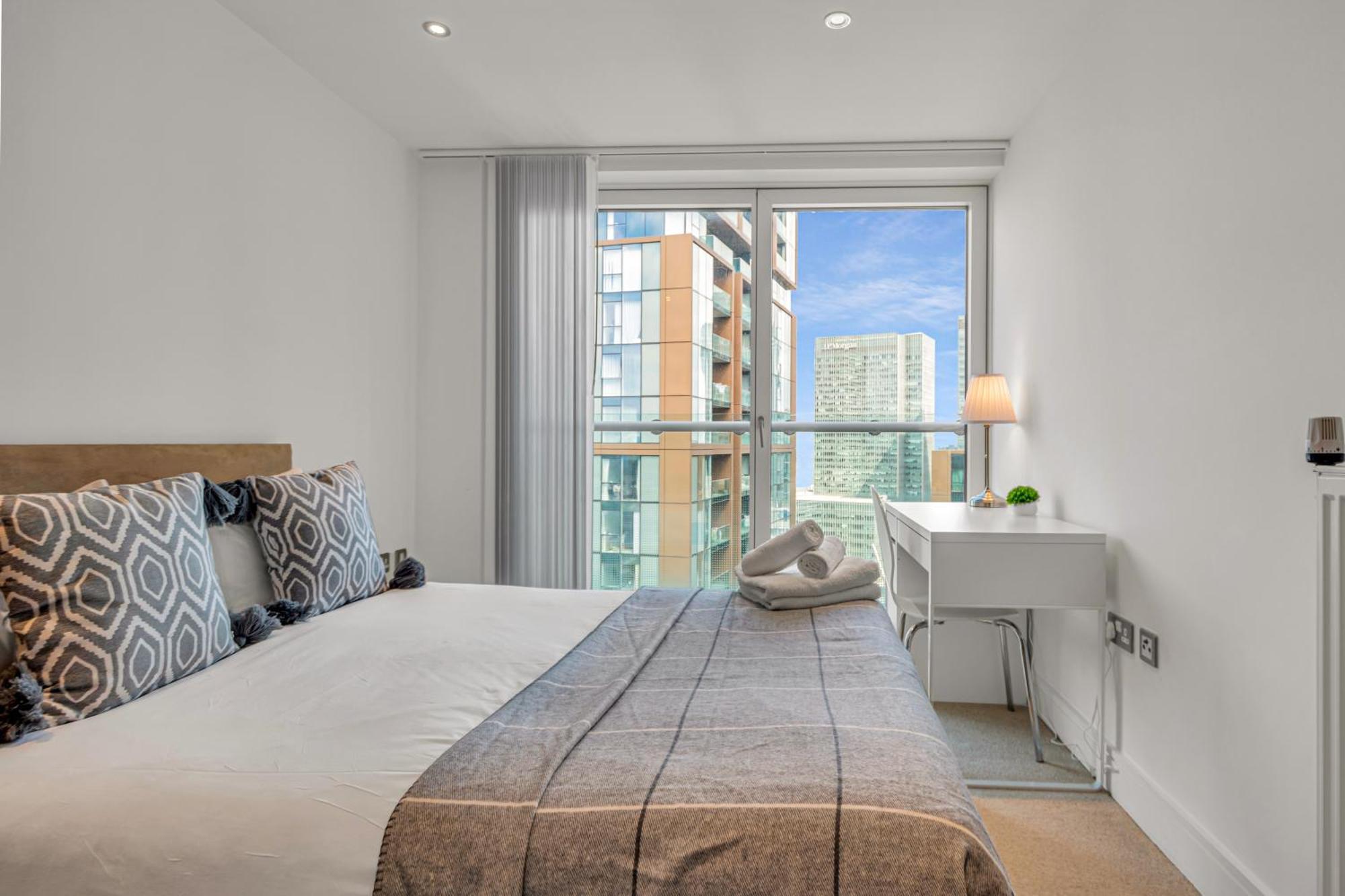 Talisman & Duckman Tower At Canary Wharf By Mysquare Apartment