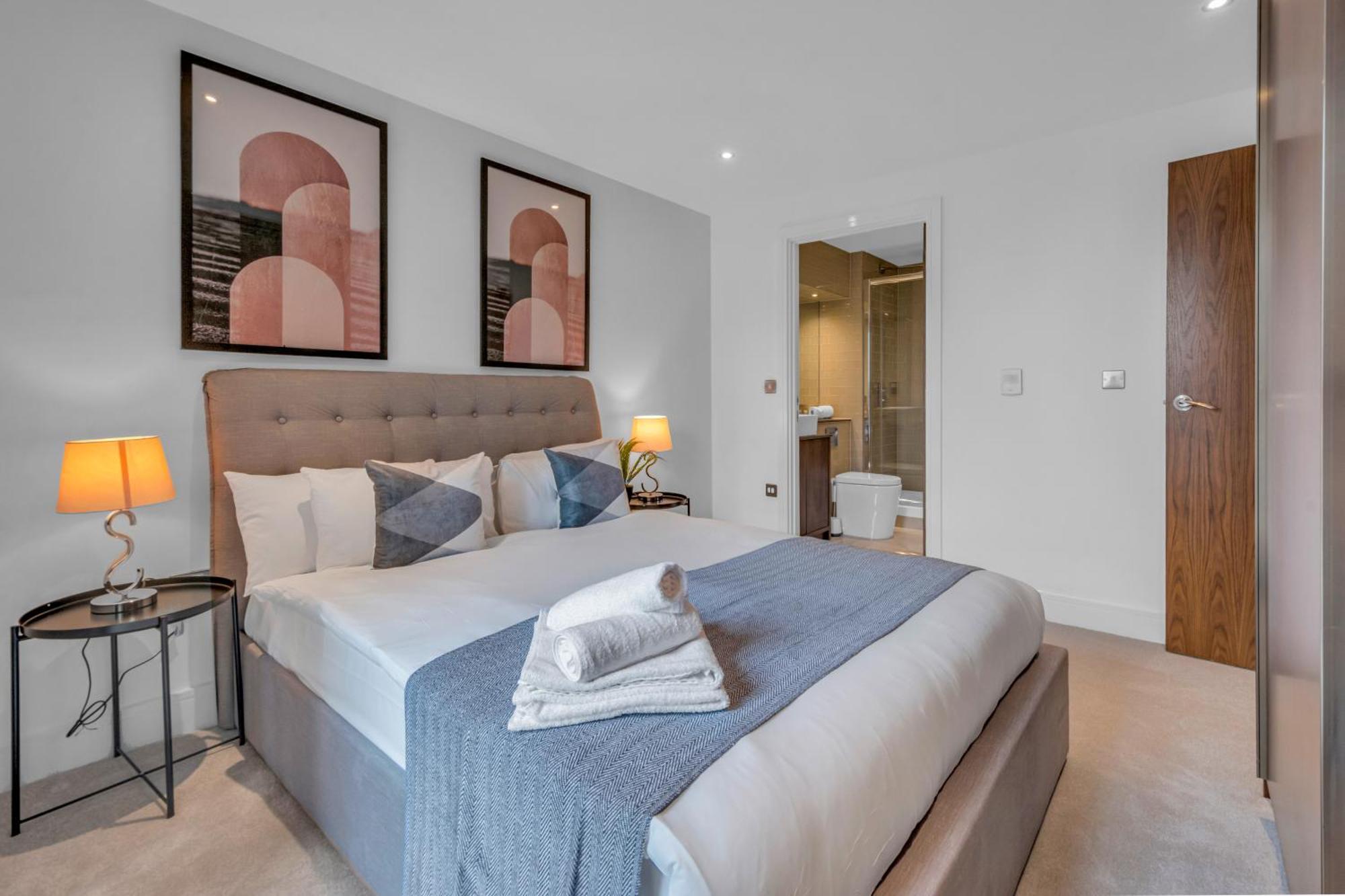 Talisman & Duckman Tower At Canary Wharf By Mysquare Apartment London