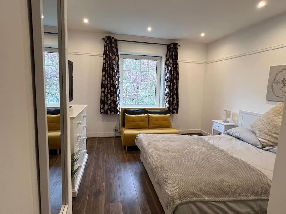 Сasa de vacaciones 3 Bed Luxury House, 10 Min Walk To Underground Londres