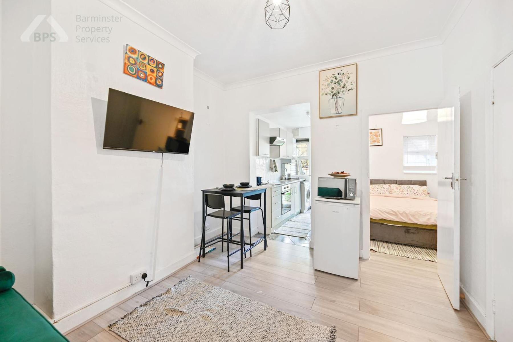 Cosy Tottenham Sleeps 4 Apartment London