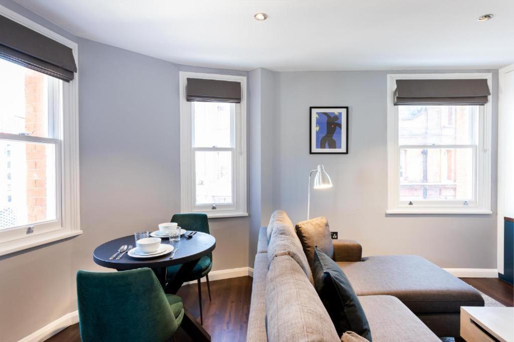 Stunning Soho Flat, Next To Theatres & China Town! *