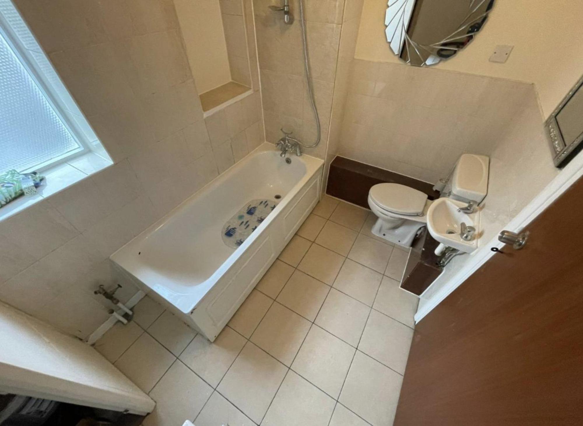 Cozy Urban Retreat: Shared Flat Living In The Heart Of E14 * London