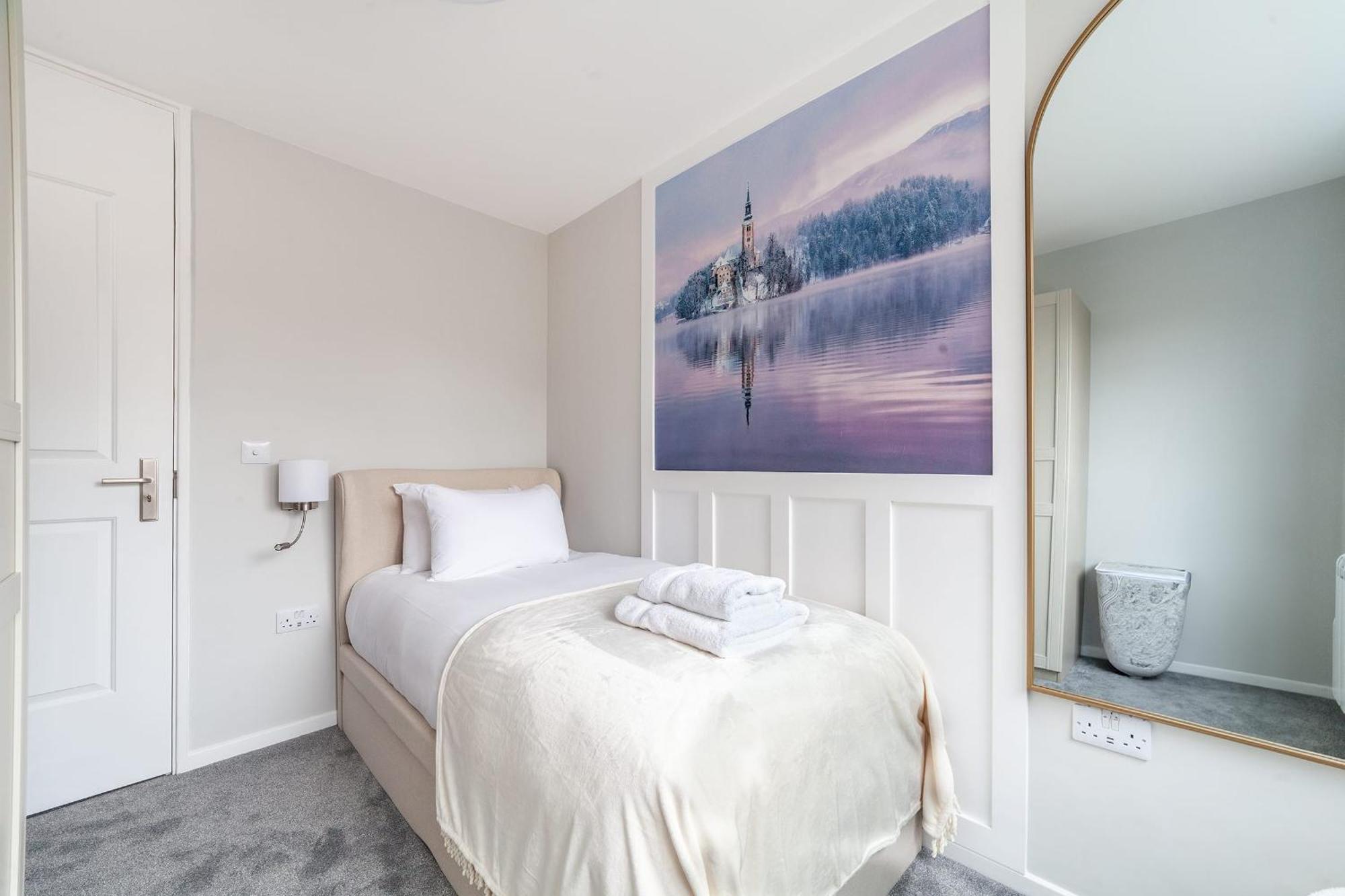 Excellent 3-bed Flat In Elephant & Castle