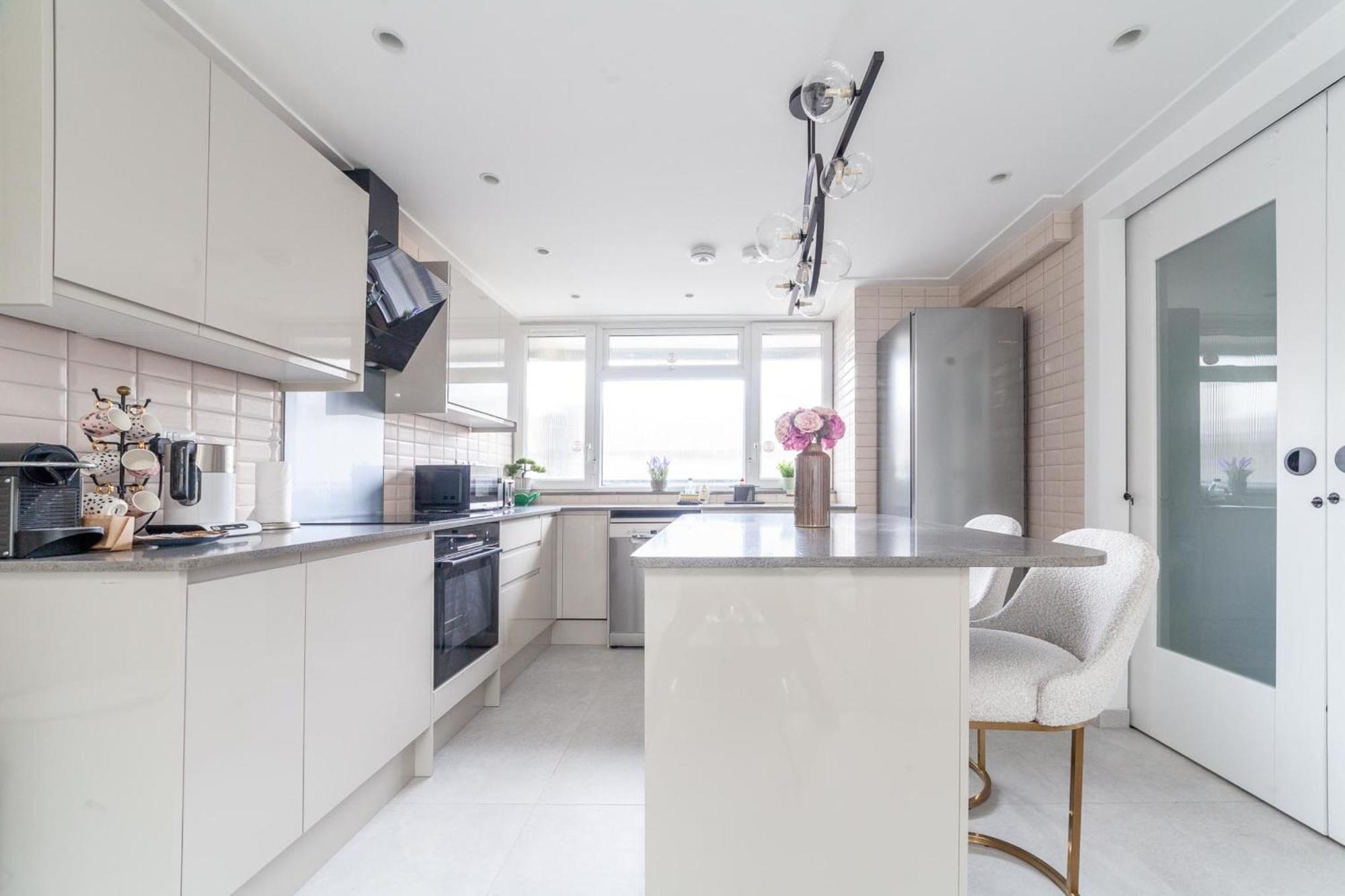 Excellent 3-bed Flat In Elephant & Castle Apartment London