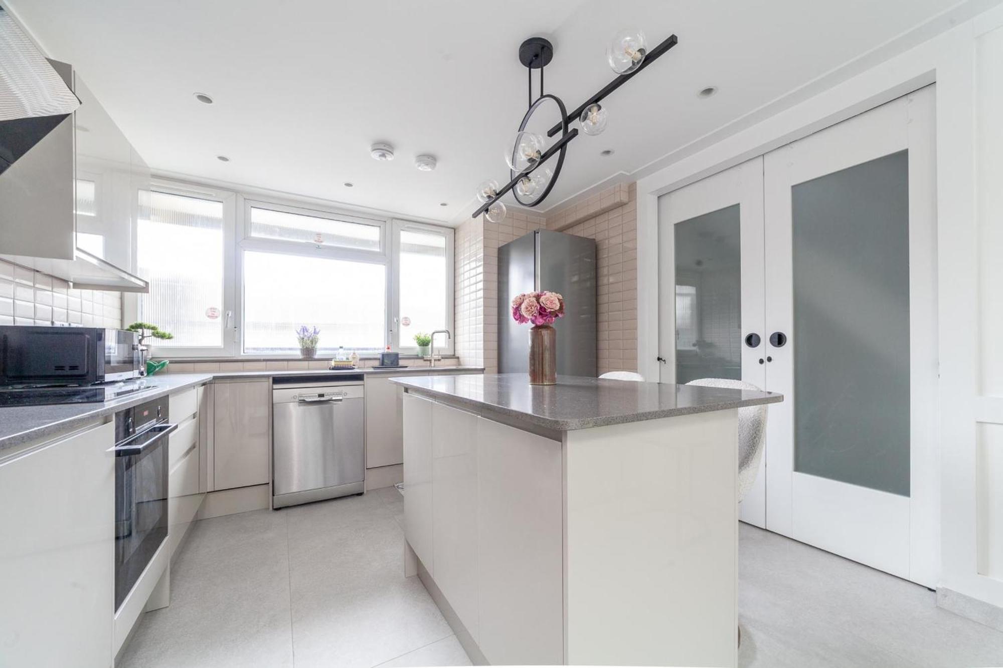 Apartment Excellent 3-bed Flat In Elephant & Castle London