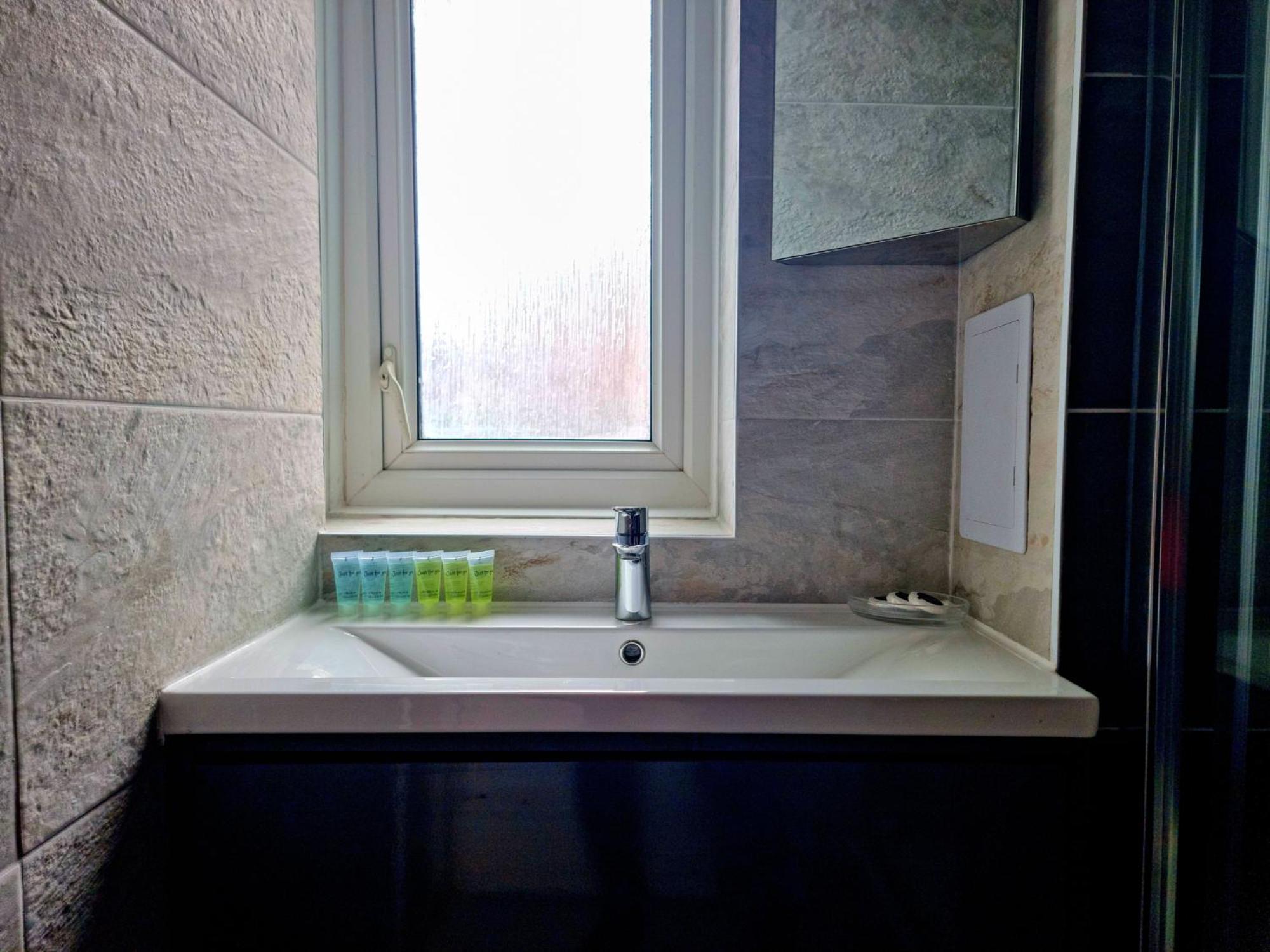 Pass The Keys - Beautiful Flat With Balcony In Swiss Cottage, * London