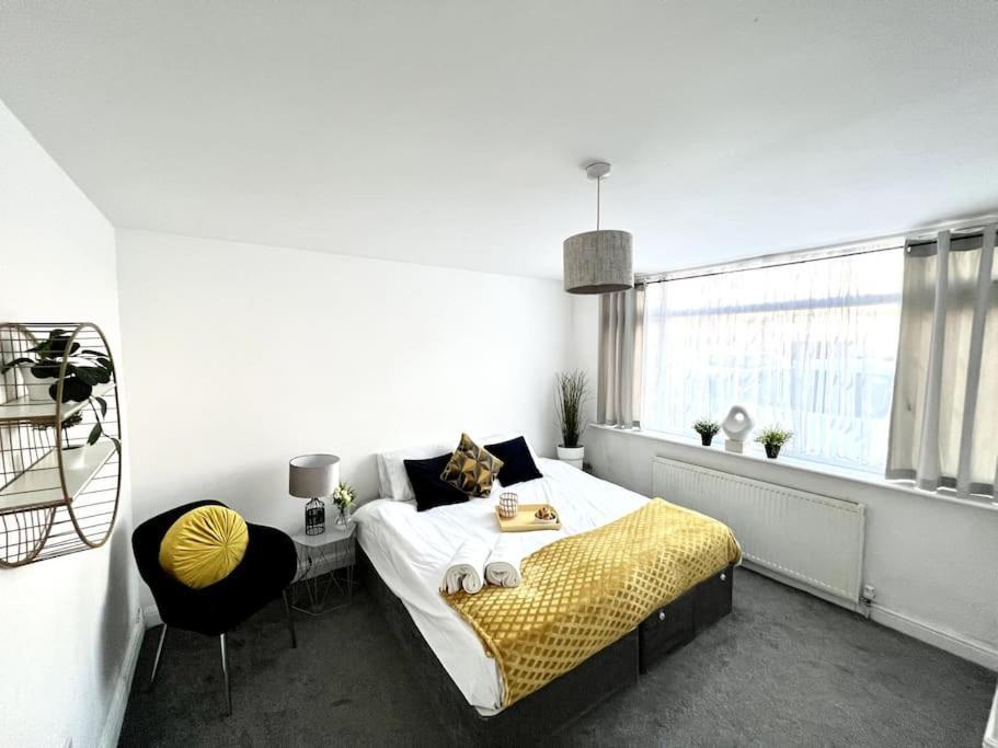 Modern 2 Bed Close To Mall With Parking & Garden * Londres