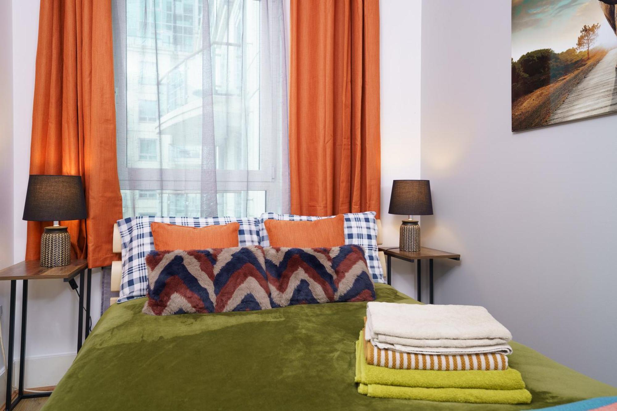 Apartment St George Wharf *