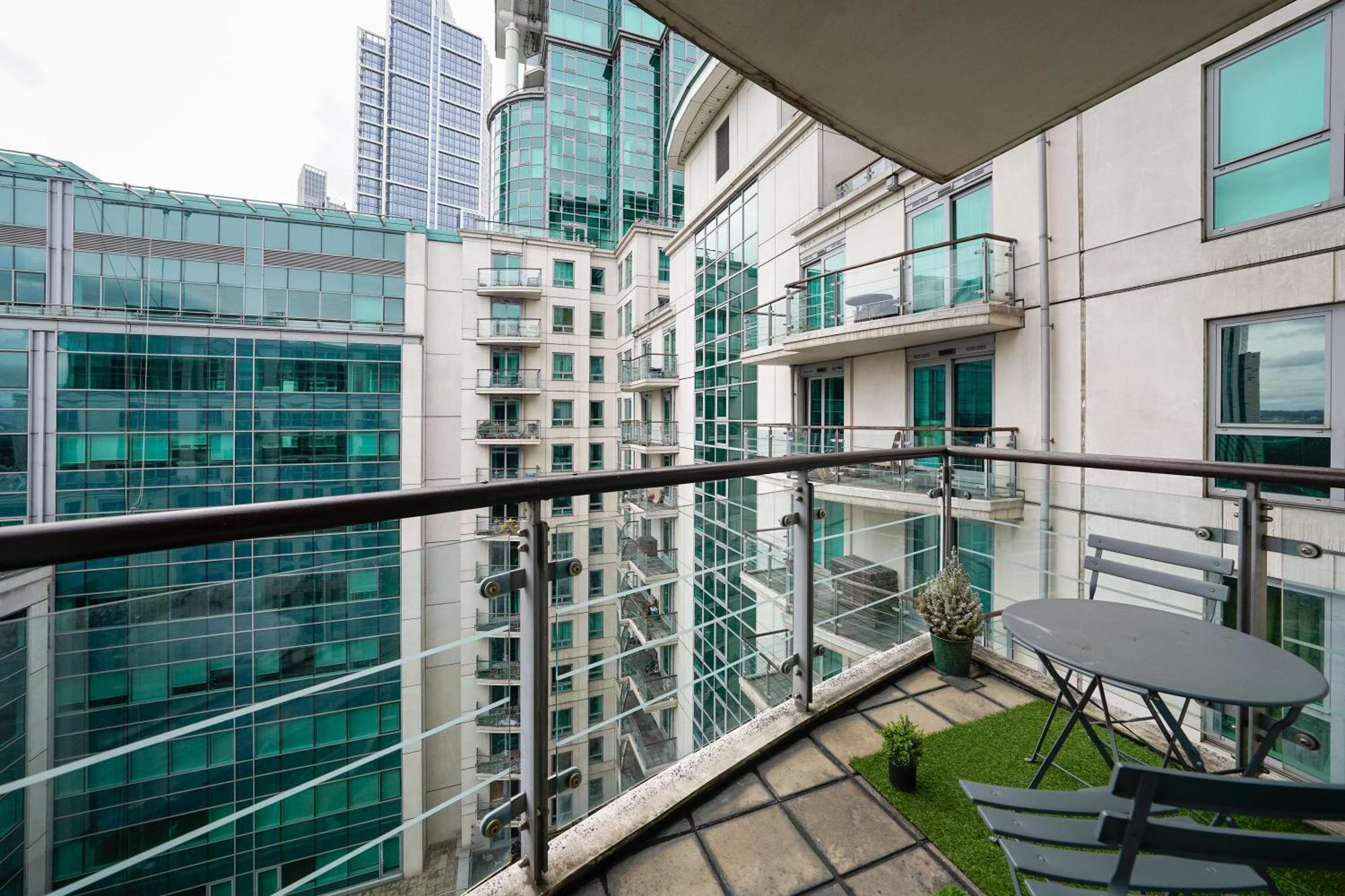 Apartment St George Wharf *