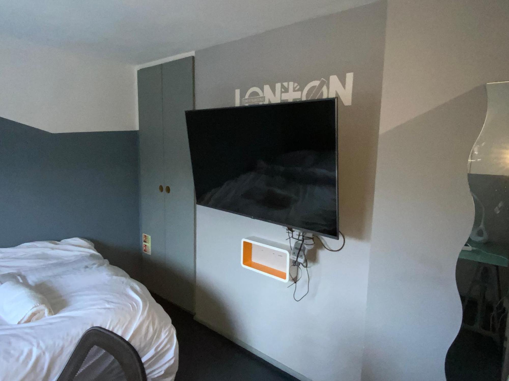 Luxurious En-suite Soft Water Air Conditioning Tv Etherium Londen