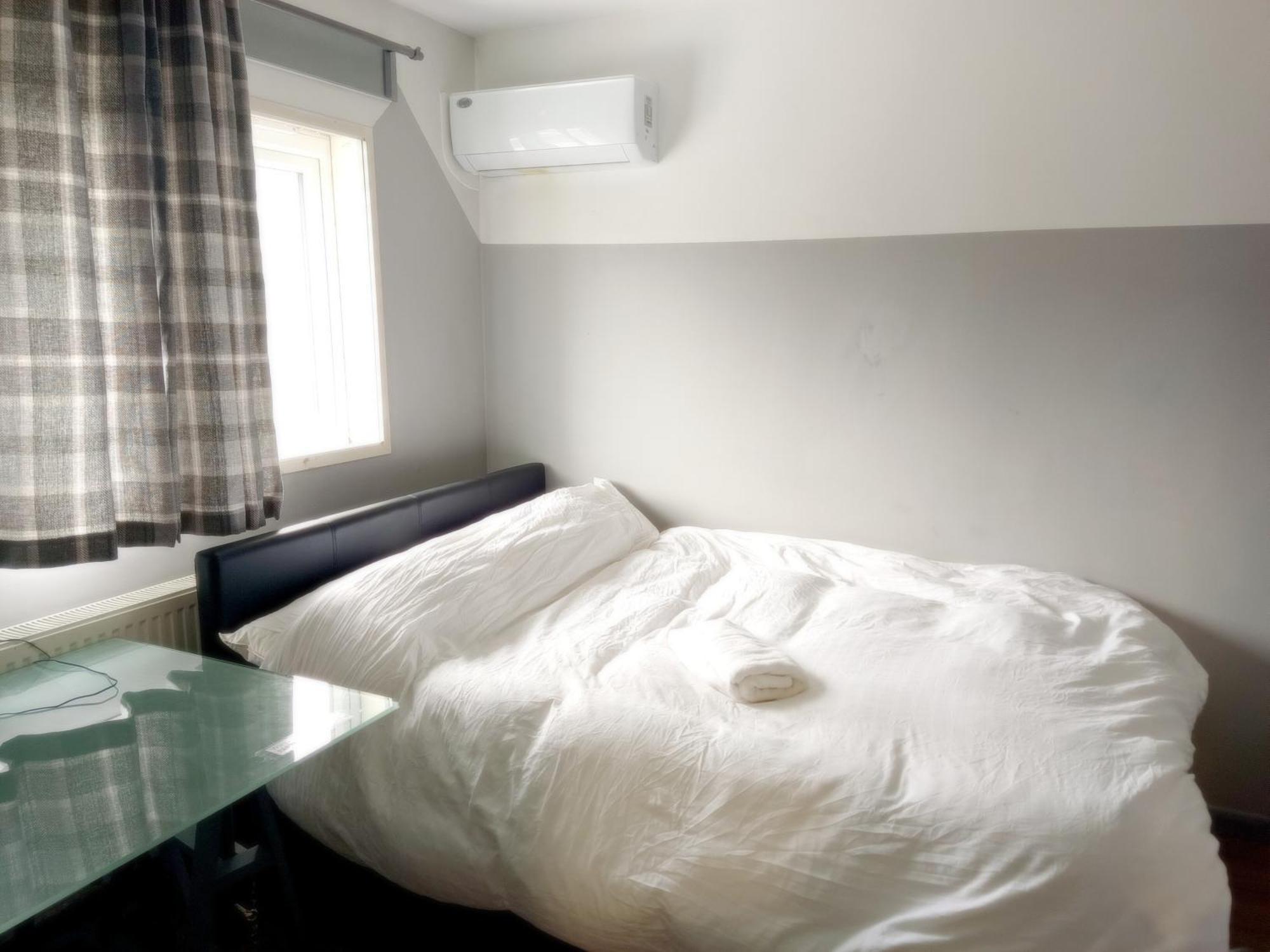 Gasthuis Luxurious En-suite Soft Water Air Conditioning Tv Etherium *