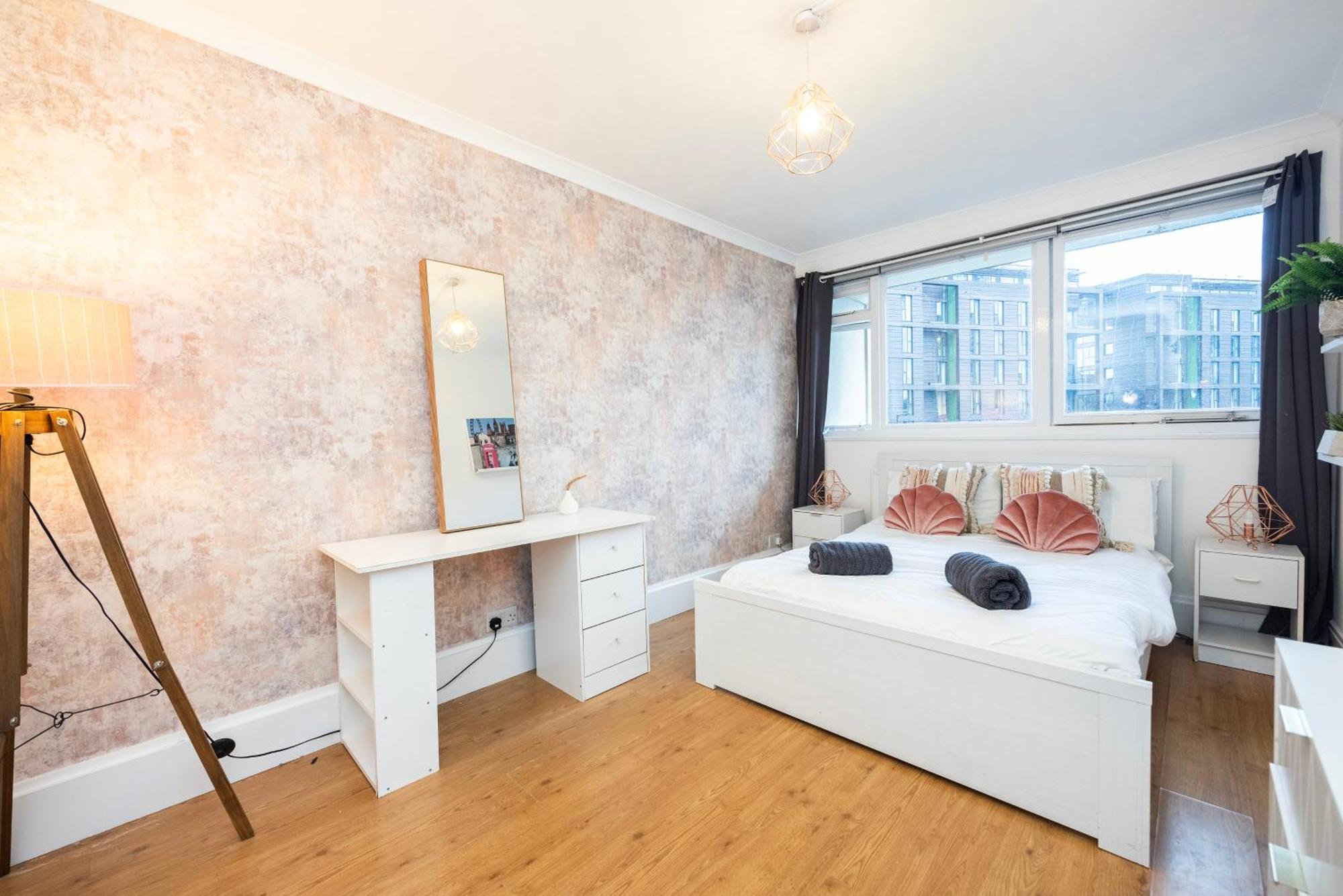 Trendy 4 Bed Near Vibrant Shoreditch W Balcony And Walking Distance To Tube
