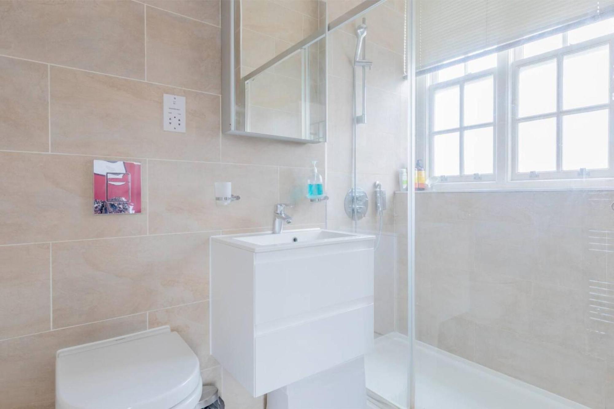 Stylish Bohemian 2bd Flat Mile End Park! London