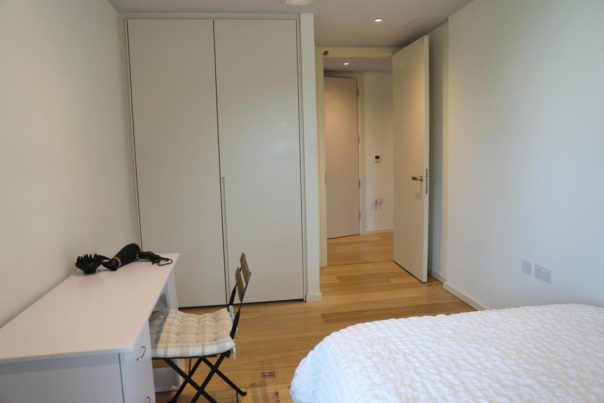 2 Bedroom 2 Bathroom In Kings Cross Station Apartment London