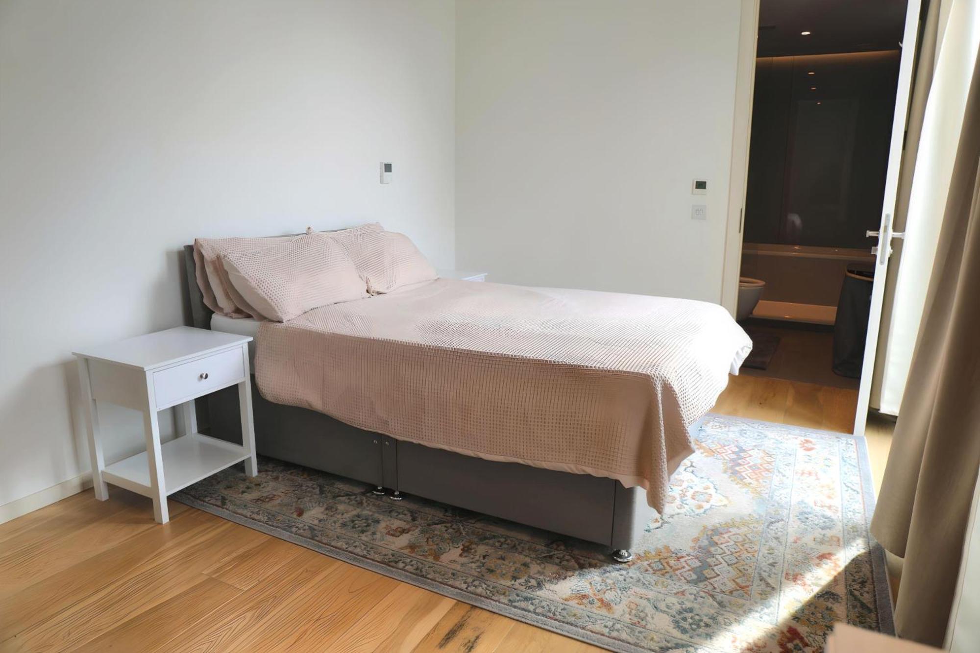 Apartment 2 Bedroom 2 Bathroom In Kings Cross Station London
